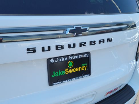 Used 2022 Chevrolet Suburban RST w/ Luxury Package AWD/4WD image 7