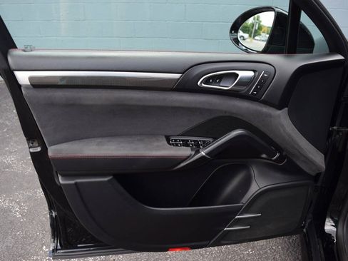 Used 2017 Porsche Cayenne GTS AWD/4WD image 21