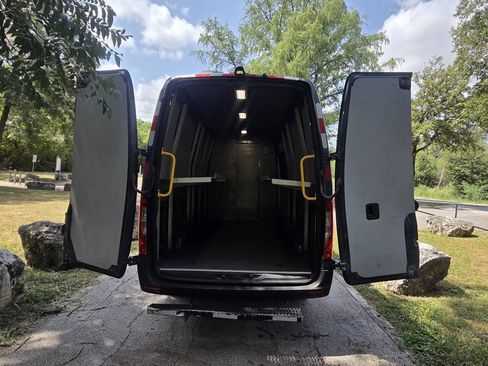 Used 2019 Mercedes-Benz Sprinter 170 image 21