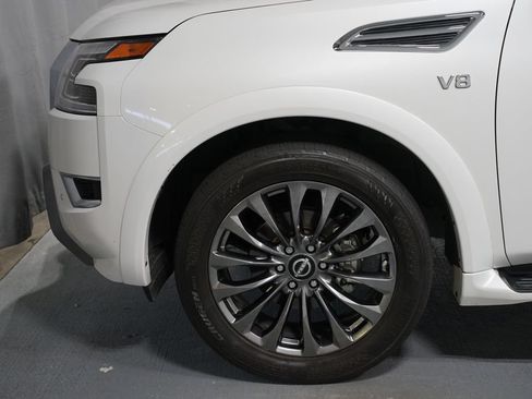 Used 2021 Nissan Armada Platinum w/ Captain's Chairs Package RWD image 5