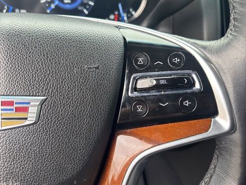 Used 2018 Cadillac Escalade Premium Luxury image 17