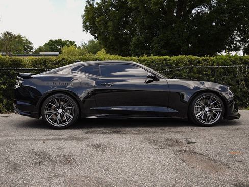 Used 2019 Chevrolet Camaro ZL1 RWD image 7