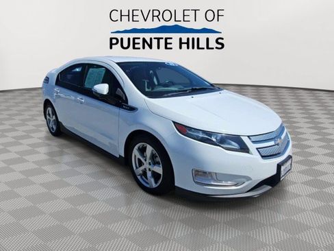 Used 2015 Chevrolet Volt FWD image 2