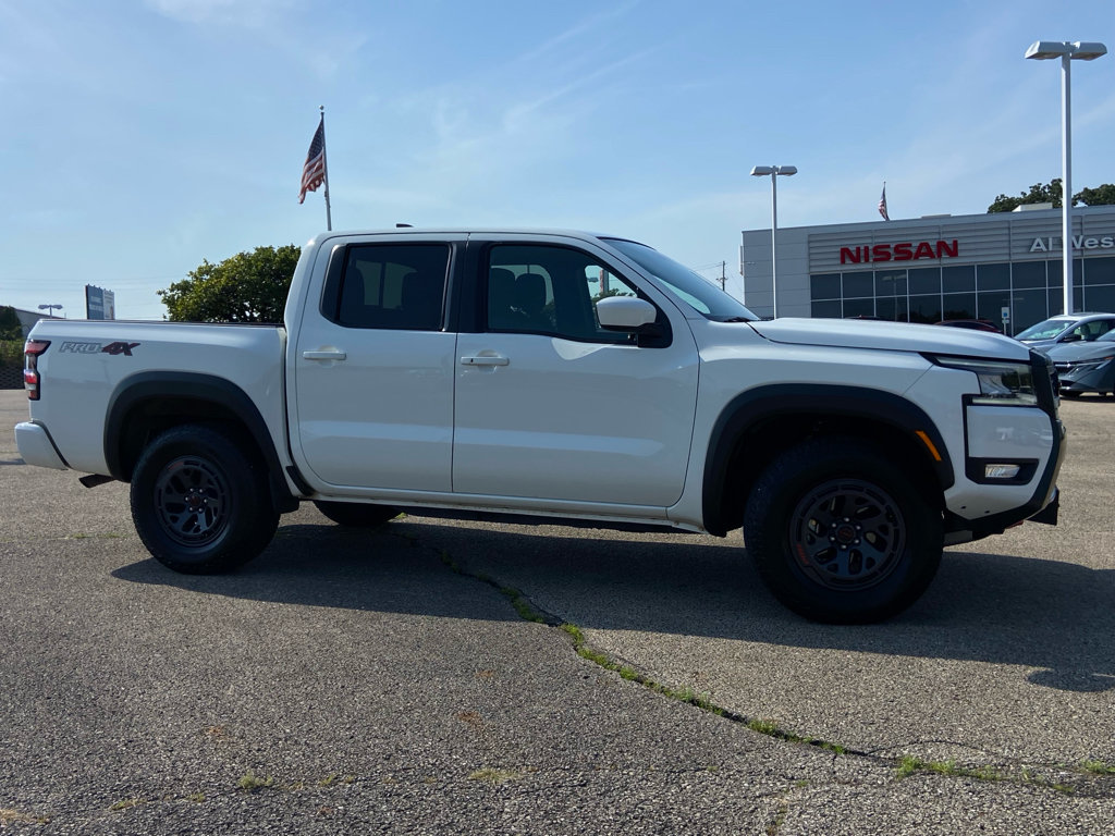 Used 2026 Nissan Frontier PRO-4X AWD/4WD image 1