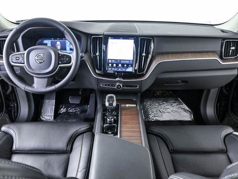 Certified 2023 Volvo XC60 B5 Ultimate w/ Climate Package FWD image 20