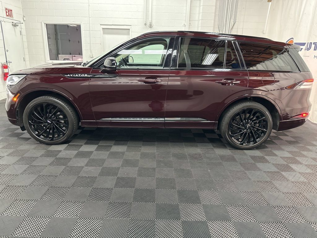 Used 2023 Lincoln Aviator Reserve w/ Equipment Group 201A AWD/4WD image 6