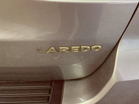 Used 2018 Jeep Grand Cherokee Laredo AWD/4WD image 22
