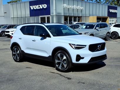 New 2026 Volvo XC40 B5 Plus w/ Protection Package Premier