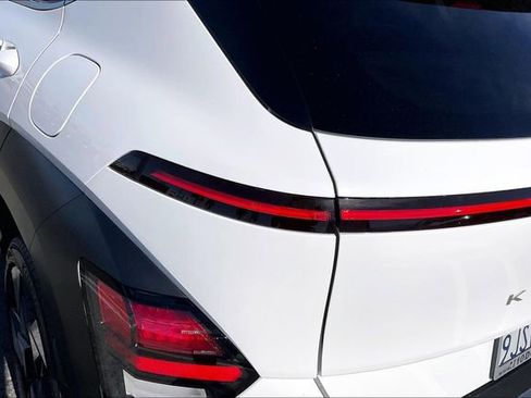 Used 2024 Hyundai Kona Limited image 28