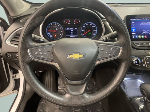 Used 2024 Chevrolet Malibu LT image 18