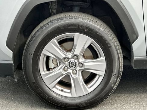 Certified 2025 Toyota RAV4 XLE FWD image 31