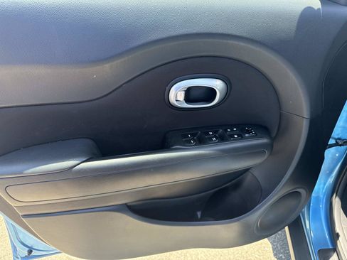 Used 2016 Kia Soul + w/ Designer's Package FWD image 14