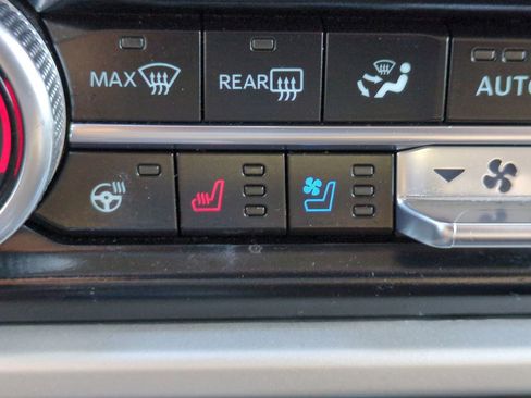 Used 2024 Ford Expedition Limited image 24