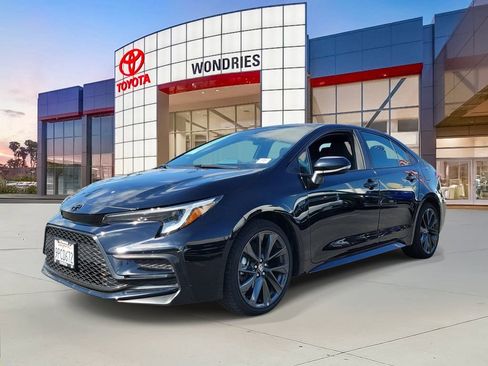 Used 2024 Toyota Corolla SE FWD image 2