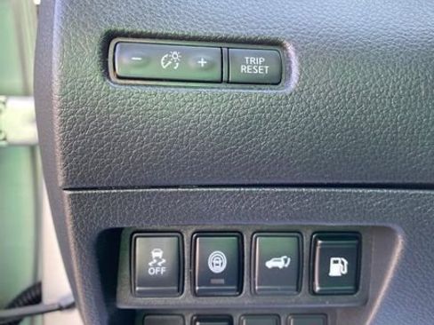 Used 2019 Nissan Rogue SV image 22