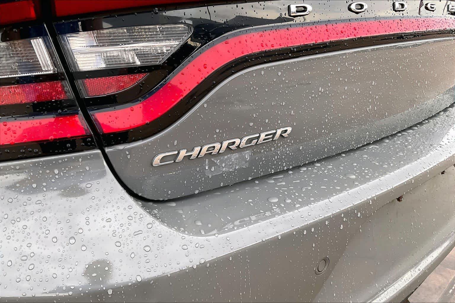 Used 2019 Dodge Charger SXT RWD image 9