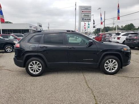 Used 2022 Jeep Cherokee Latitude Lux w/ Sun & Sound Group AWD/4WD image 2