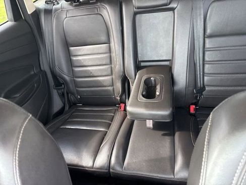 Used 2017 Ford Escape SE w/ Equipment Group 201A AWD/4WD image 29