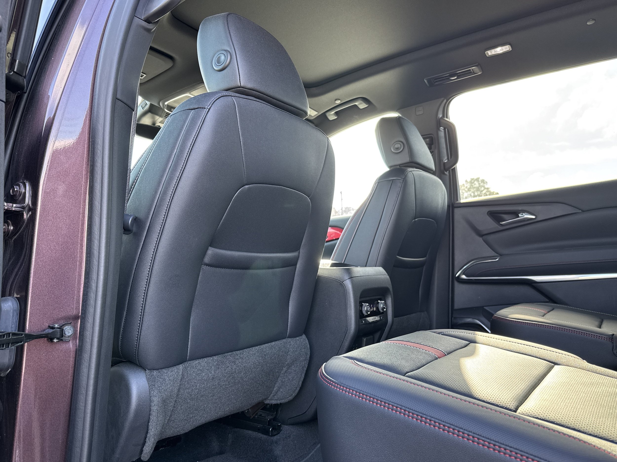 Used 2024 Chevrolet Traverse RS FWD image 22