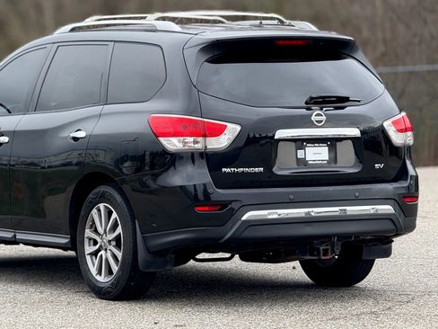 Used 2015 Nissan Pathfinder SV image 16