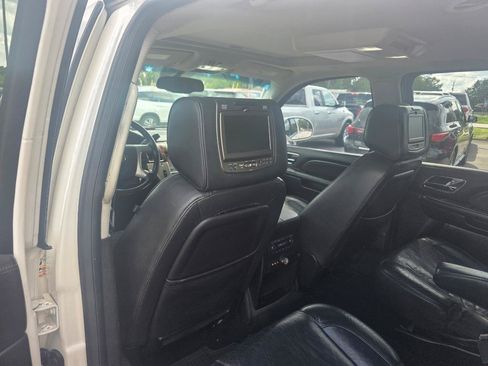 Used 2013 Cadillac Escalade ESV Platinum AWD/4WD image 9