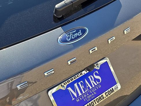 Used 2023 Ford Escape ST-Line FWD image 12