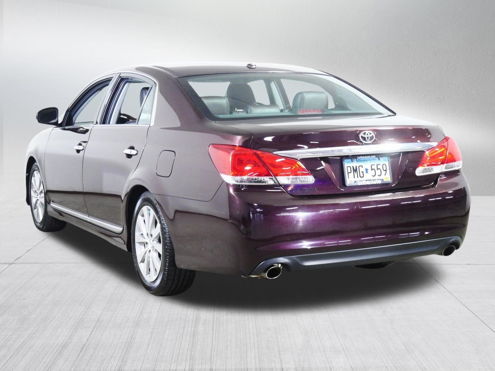 Used 2011 Toyota Avalon Limited FWD image 5