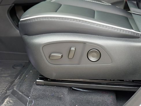 New 2026 GMC Acadia Denali w/ Super Cruise Package image 21