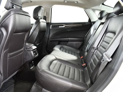 Used 2014 Ford Fusion SE w/ Equipment Group 202A FWD image 16