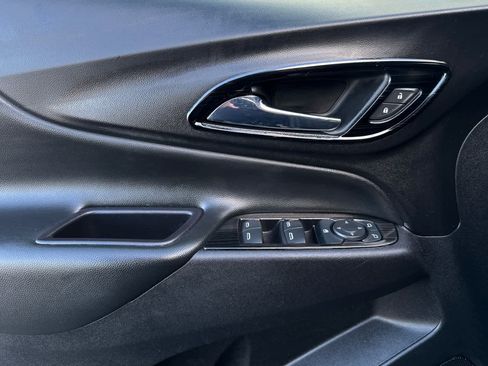 Used 2020 Chevrolet Equinox LT image 12