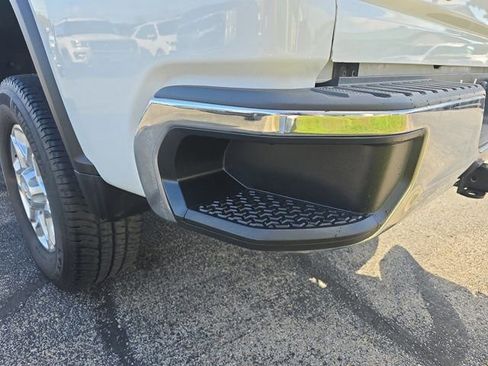 Used 2024 Chevrolet Silverado 2500 LT image 17