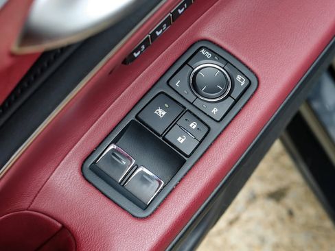 Used 2018 Lexus LC 500 Coupe w/ Sport Package RWD image 32