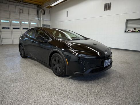 Used 2023 Toyota Prius LE image 6