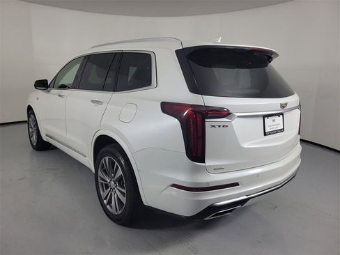 Certified 2023 Cadillac XT6 Premium Luxury w/ Technology Package image 3