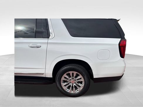 Used 2022 GMC Yukon XL SLT w/ SLT Premium Package AWD/4WD image 37