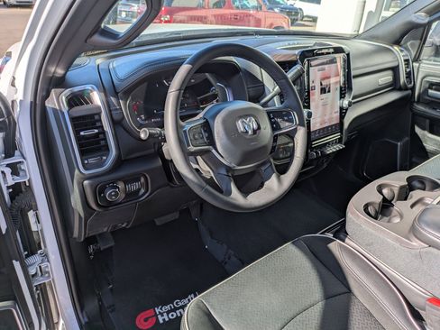 Used 2025 RAM 2500 Laramie AWD/4WD image 17