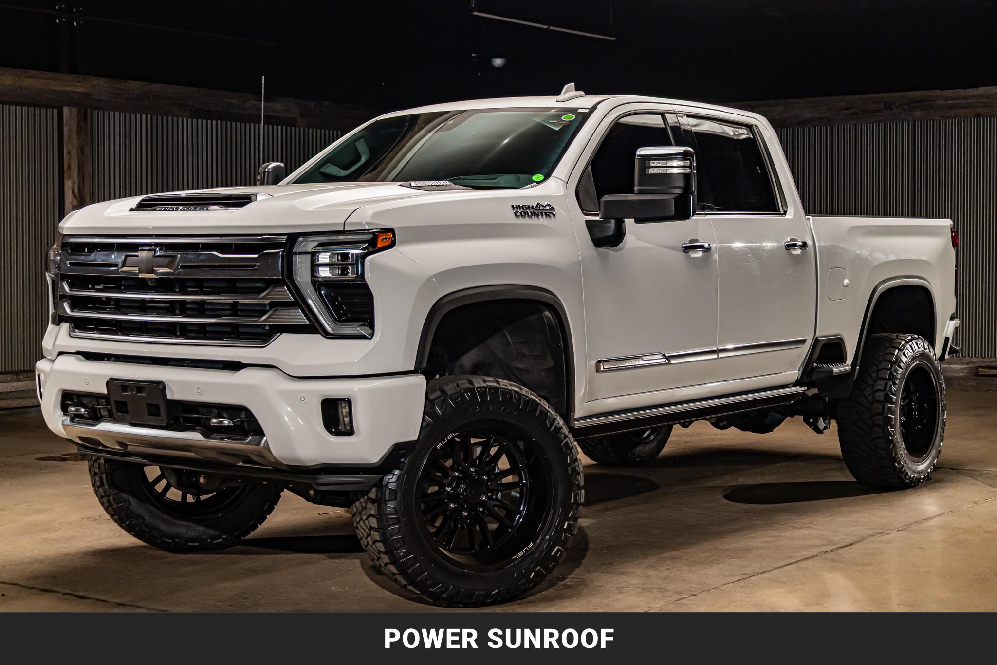 Used 2024 Chevrolet Silverado 2500 High Country w/ High Country Premium Package AWD/4WD image 5