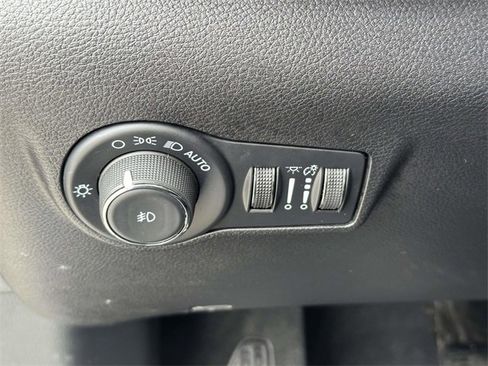 Certified 2022 Jeep Compass Limited image 23