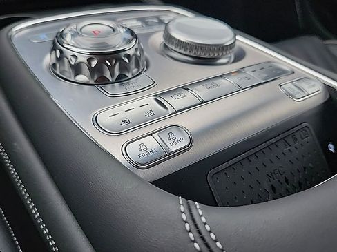 Used 2025 Genesis G90 3.5T image 20