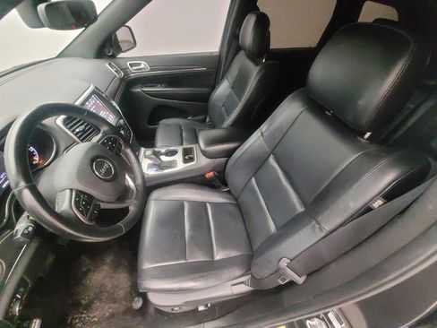 Used 2018 Jeep Grand Cherokee Limited image 17