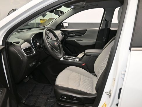 Used 2021 Chevrolet Equinox LT image 11