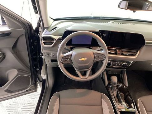 Used 2024 Chevrolet TrailBlazer LT FWD image 33