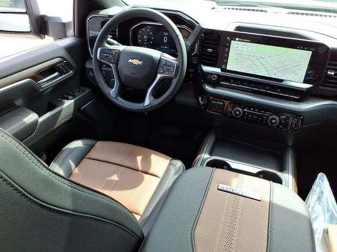 New 2026 Chevrolet Silverado 2500 High Country w/ High Country Premium Package AWD/4WD image 15