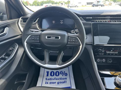 Used 2024 Jeep Grand Cherokee Laredo X w/ Luxury Tech Group I AWD/4WD image 35