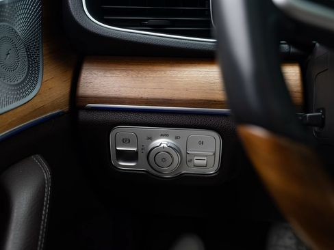 Used 2020 Mercedes-Benz GLE 450 4MATIC image 13