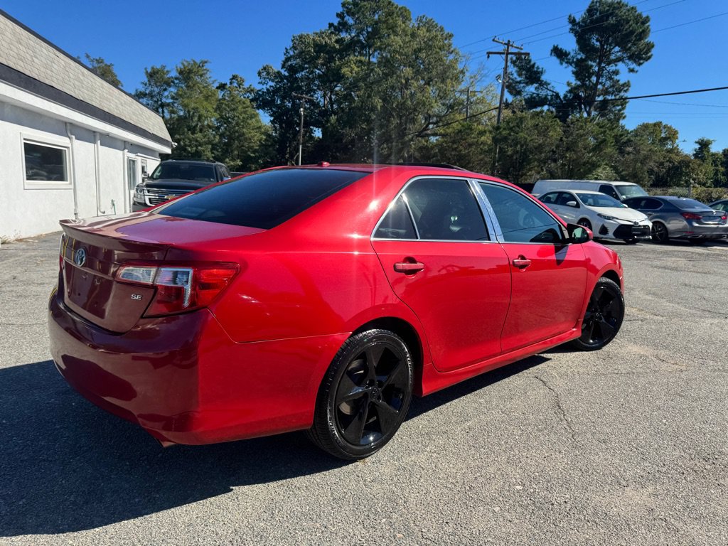 Used 2012 Toyota Camry SE FWD image 6