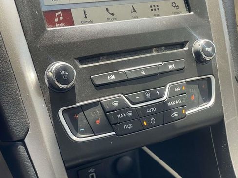 Certified 2018 Ford Fusion Energi SE FWD image 13