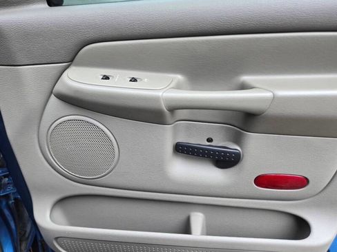 Used 2005 Dodge Ram 1500 Truck SLT image 22