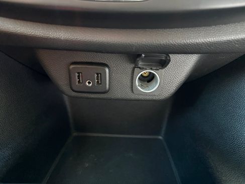 Used 2021 Chevrolet Traverse LS AWD/4WD image 19