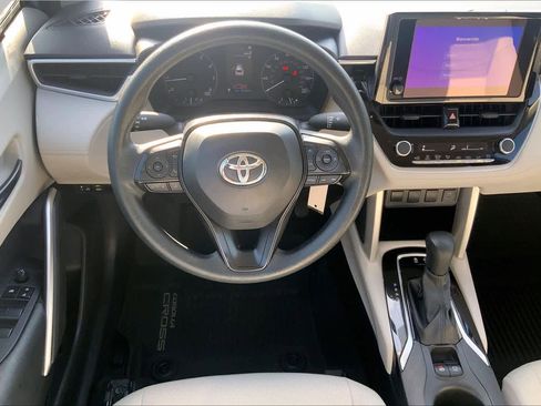 Used 2024 Toyota Corolla Cross L FWD image 6